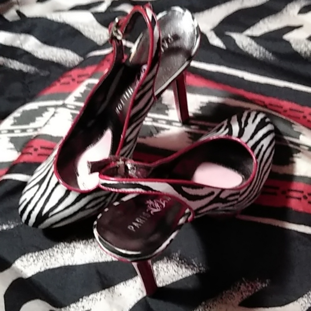 Heels - Picture 2 of 2
